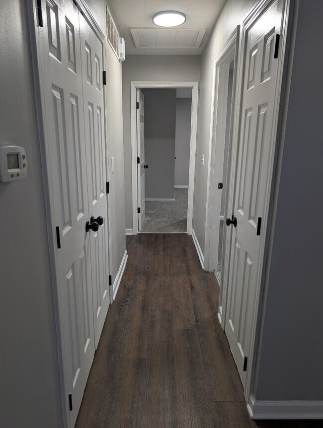 Building Photo - 105 Woodland Park Cir
