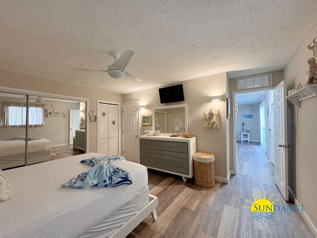 Building Photo - Charming Fully Furnished 1-Bedroom Condo in Miramar Beach!