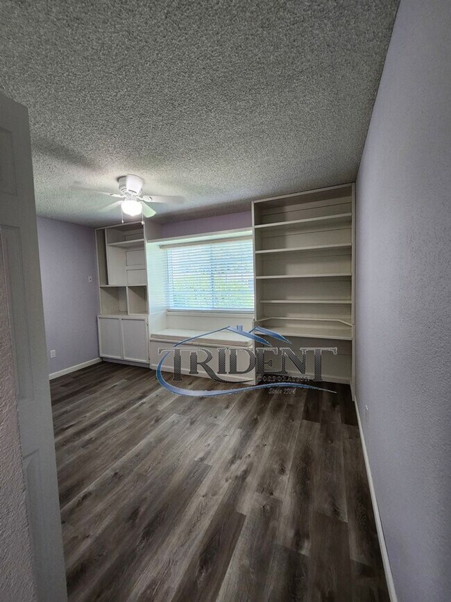 Building Photo - 100 Brock Dr