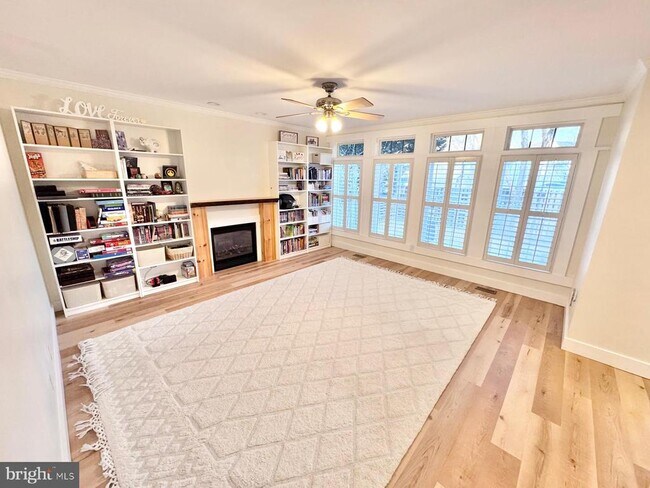 Building Photo - 15 River Oak Dr