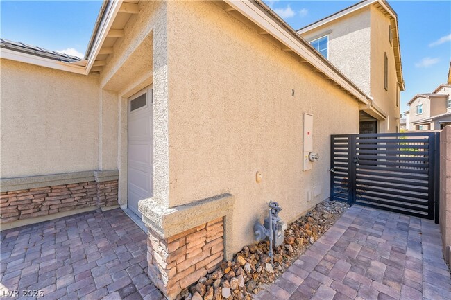 Building Photo - 1611 Dire Wolf Ave