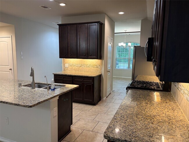 Building Photo - 24307 Hampton Terrace Ln