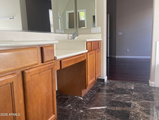 Building Photo - 844 S Roca Ct