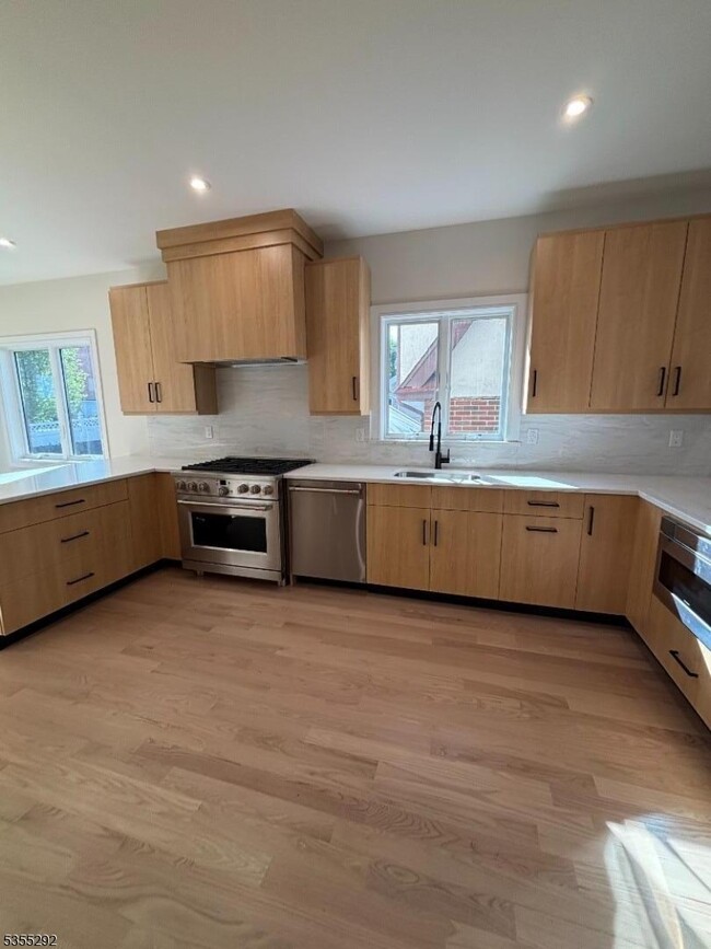 Building Photo - 67 W Harwood Terrace
