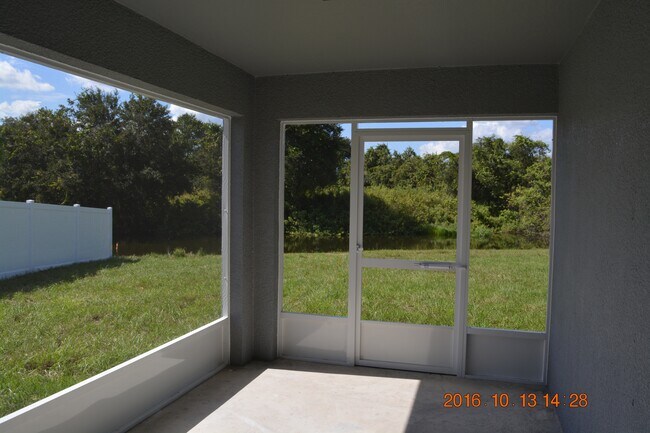 Building Photo - 4844 Summerfield Cir