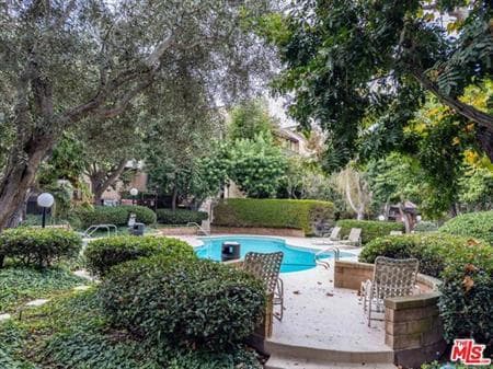 Pool/Jacuzzi - 8711 Falmouth Ave