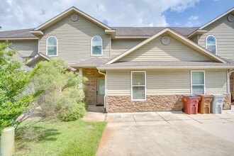 Building Photo - Coastal Living in Navarre: 4 Bedrooms, 2.5...