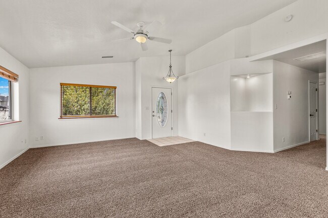 Building Photo - 8650 La Mancha Ln