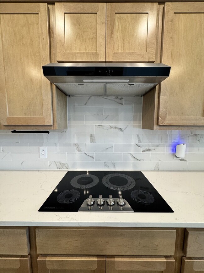 Building Photo - "Charming 4-Bed, 3-Bath Home in Castrovill...