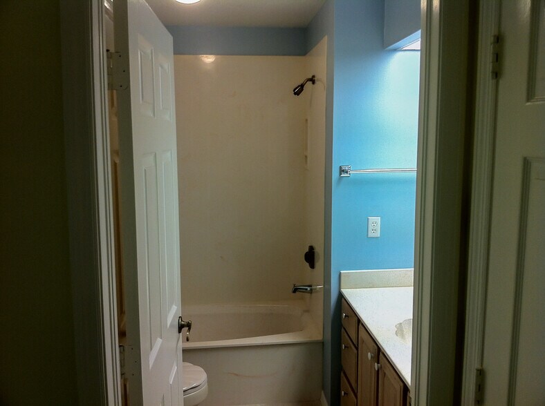 Building Photo - 1300 Misty Pines Cir