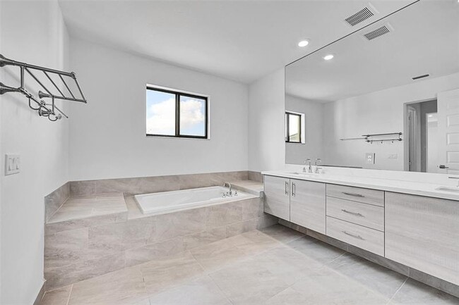 Building Photo - 10780 Oceano Wy