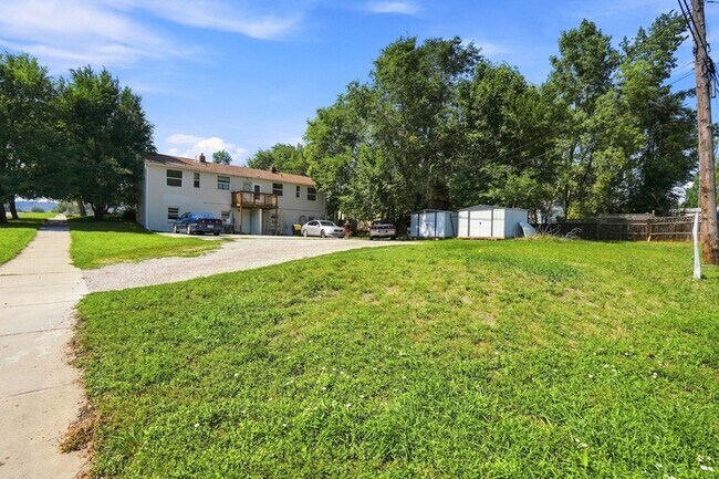 Building Photo - 904 Willsie Ave