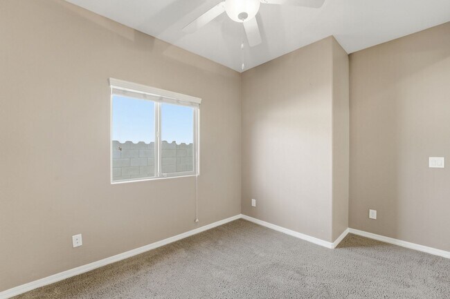 Building Photo - Ironwood Crossing Gem! 3 Bed + Den, Open Layout & Resort Amenities