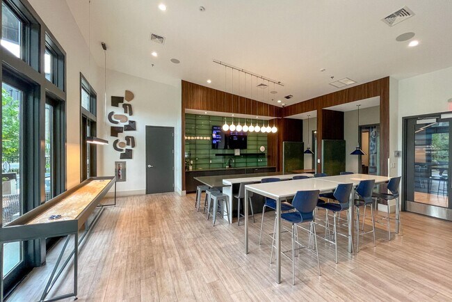 Building Photo - 16560 Crabbs Branch Way