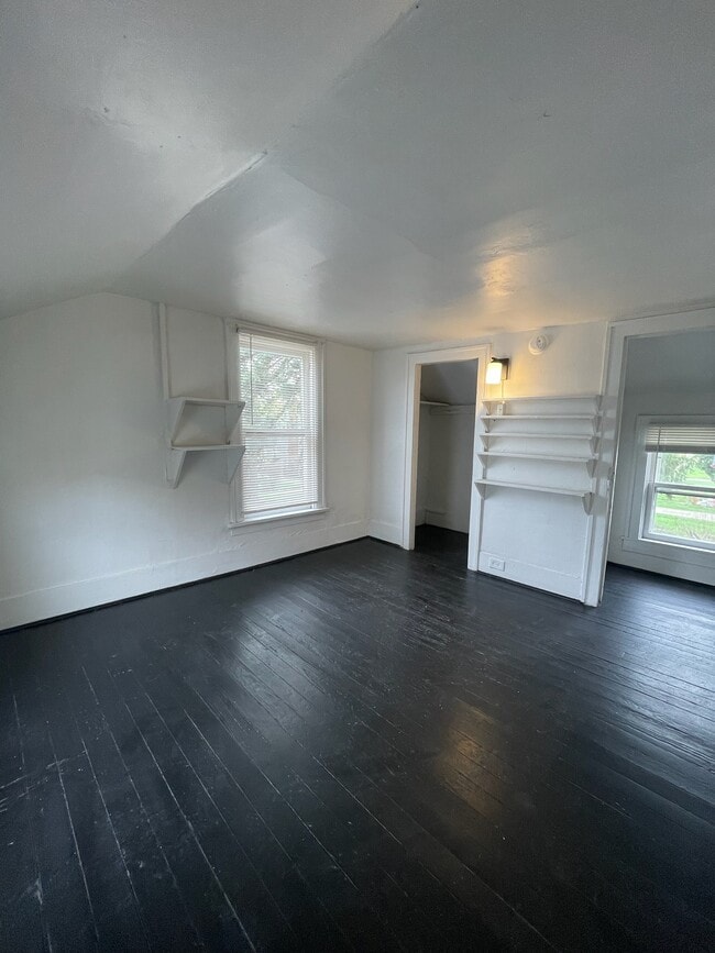 Building Photo - 116 S Hamilton St