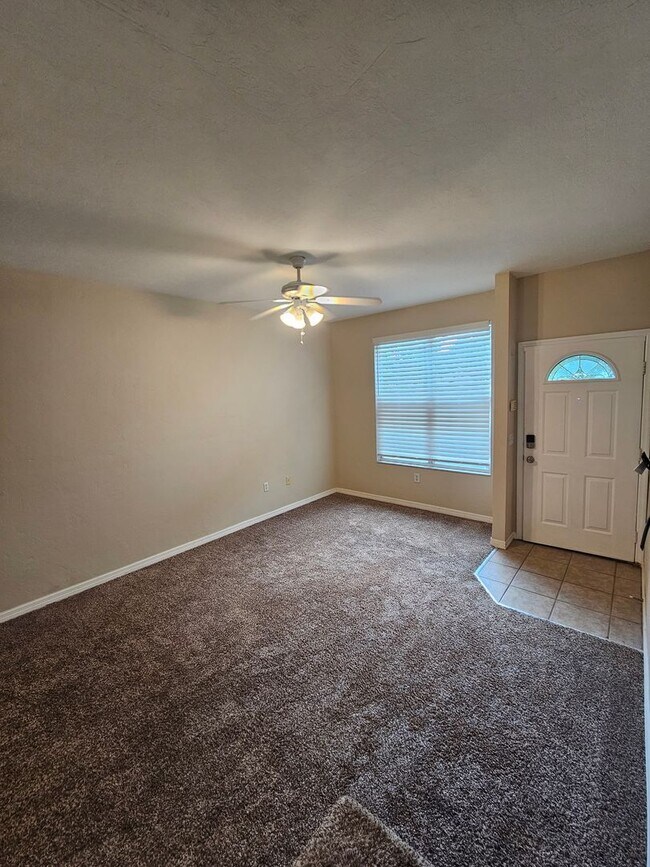 Building Photo - 3575 SW 30th Way