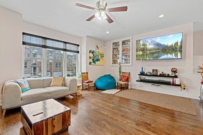 Building Photo - 2607 Chelsey St