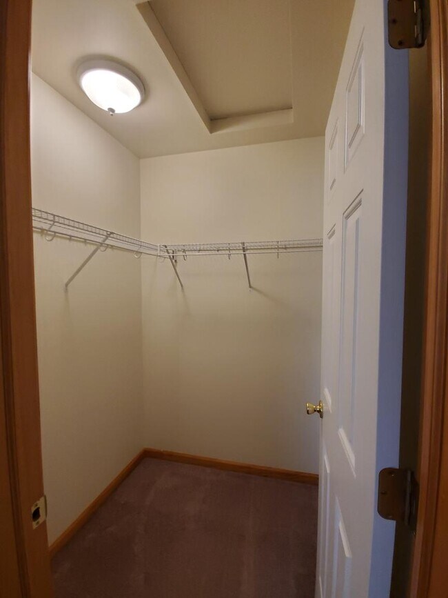 Building Photo - 256 College Ave