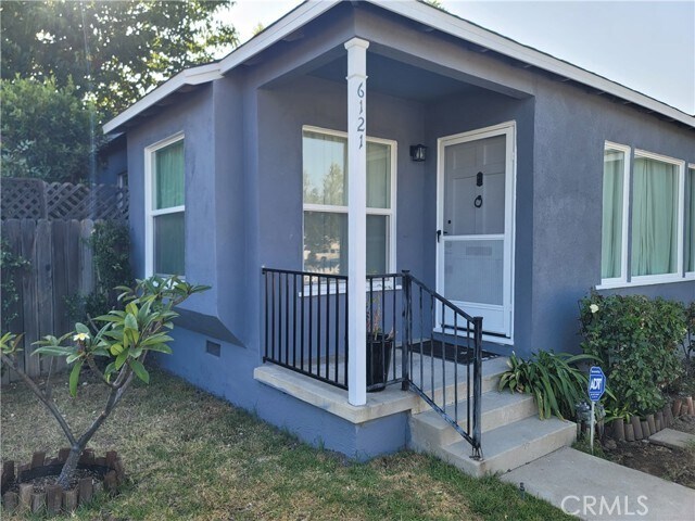 Building Photo - 6121 White Oak Ave