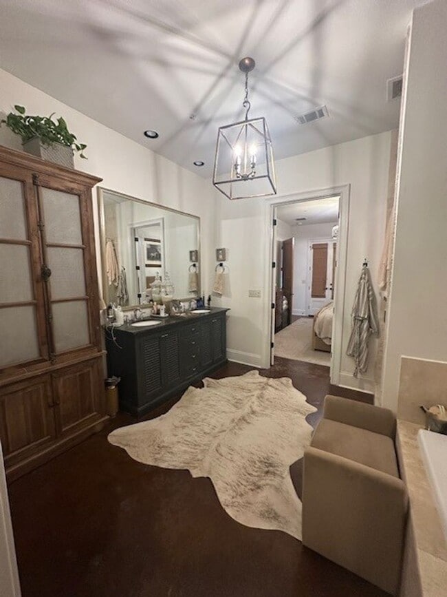 Building Photo - 3BR/3BA For Rent