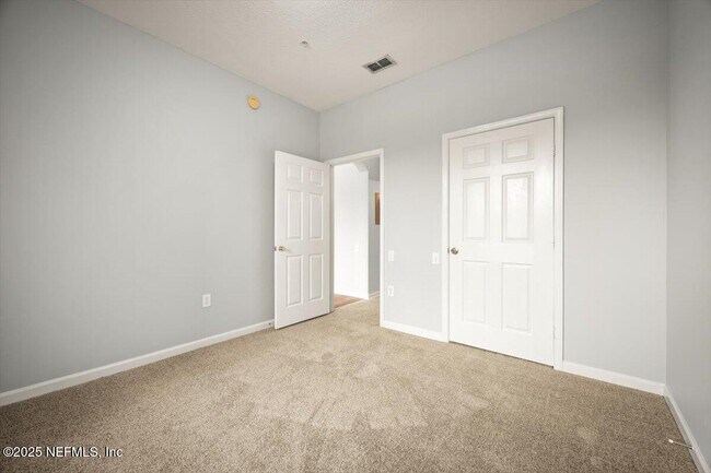 Building Photo - 7990 Baymeadows Cir E