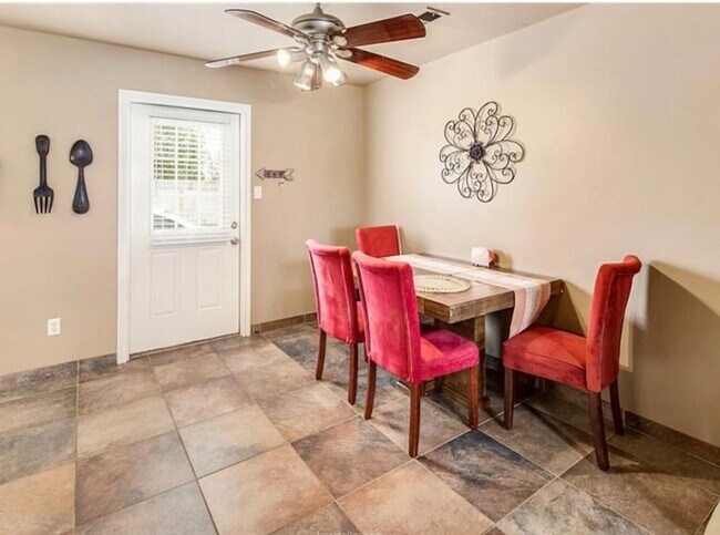 Building Photo - 2443 Pintail Loop