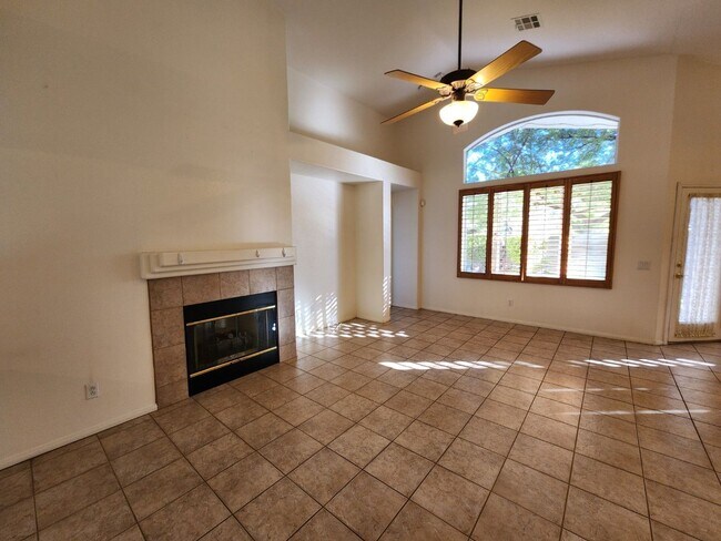 Building Photo - Charming Single-Story Pulte Home in a corner lot. 0