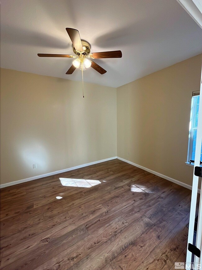 Building Photo - 4875 Crestside Dr