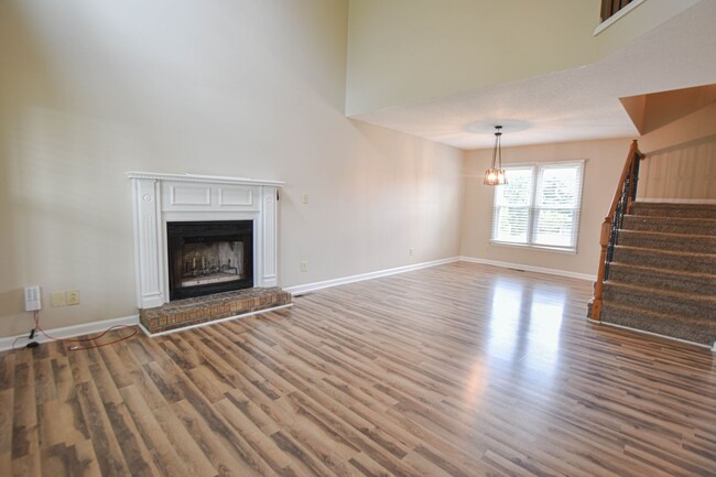 Building Photo - Pet Friendly Four Bedroom!