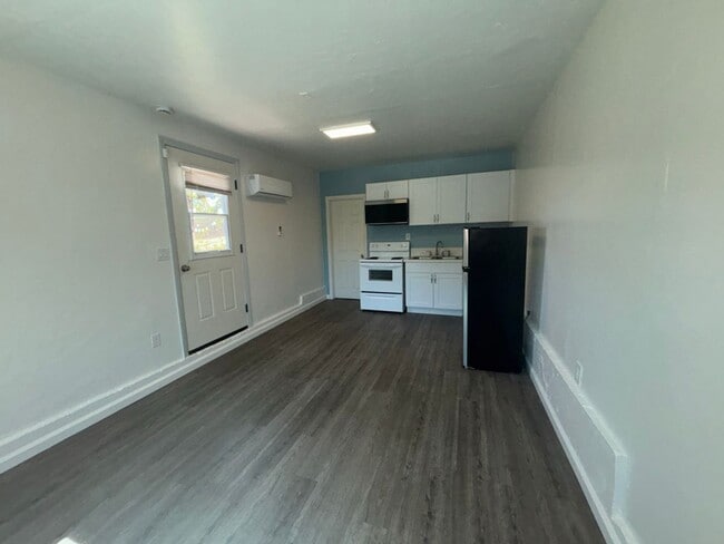 Building Photo - 4006-4008 DELTA STREET