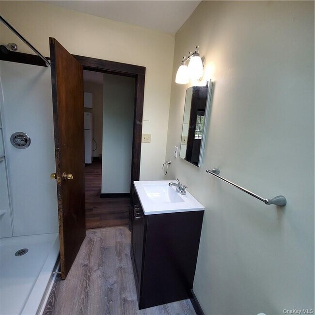 Building Photo - 32 Bircher Ave