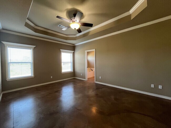 Building Photo - 3000 Silver Saddle Dr