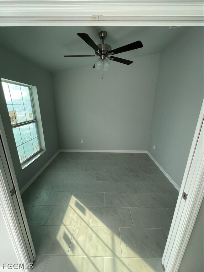 Building Photo - 3534 SW 17th Ave