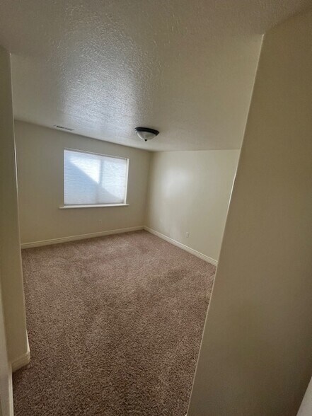 Bedroom 3 - 739 S Rice Rd