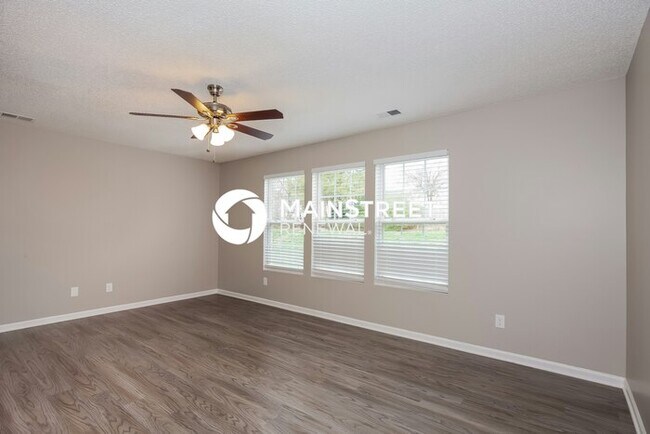 Building Photo - 3 Bedroom Pet-Friendly Home in Charlotte, NC with Main Street Renewal