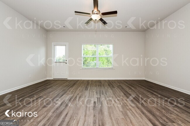 Building Photo - 7000 Pinehurst Way N