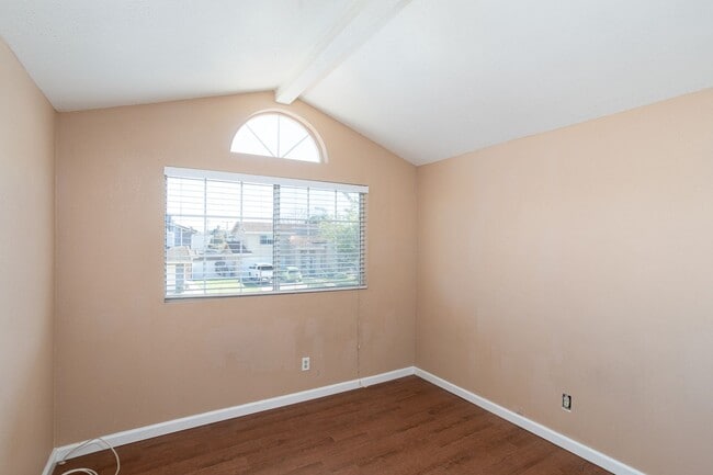 Building Photo - Schedule a tour today for a BEAUTIFUL 3-Bedroom, 3-Bath!