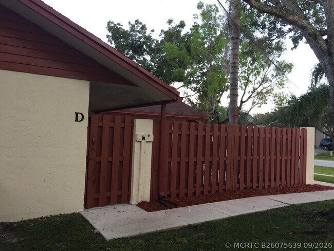 Building Photo - 13825 Yarmouth Dr