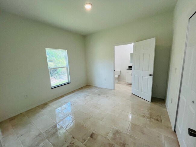 Building Photo - Brand new-TWO BED, TWO BATH, ONE CAR GARAGE
