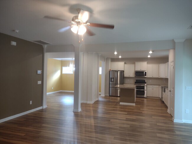 Building Photo - Wonderful Two Story Four Bedroom Three Full Bathrooms Home in Elgin SC