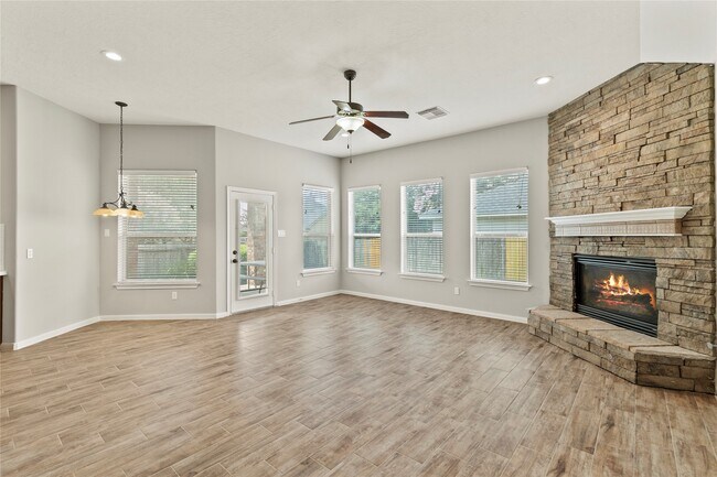 Building Photo - 521 Ironwood Forest Dr