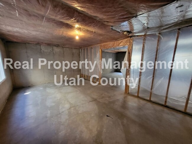 Building Photo - Eagle Mountain Home