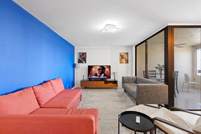 Building Photo - 825 Egret Cir