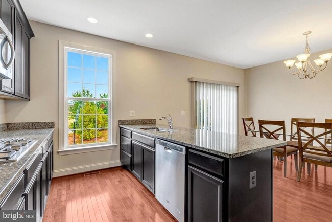 Building Photo - 8854 Orchard Ln