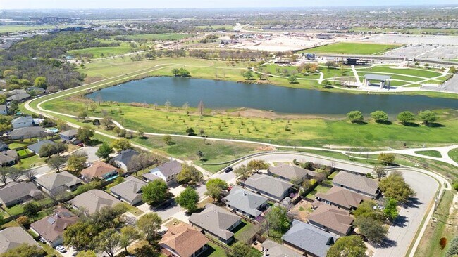 Building Photo - 1306 Lou Gehrig Ln