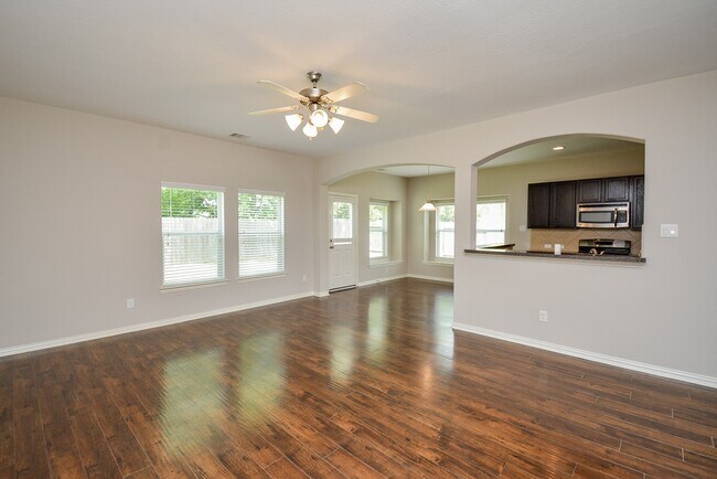 Building Photo - 6003 Hickory Hollow Dr