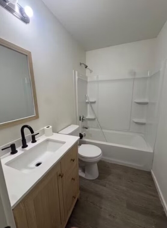 Building Photo - 809/811 W 8TH