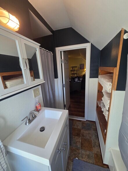 Building Photo - 335 Shakopee Ave E