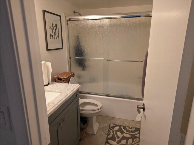 Building Photo - 959 SE 2nd Ave