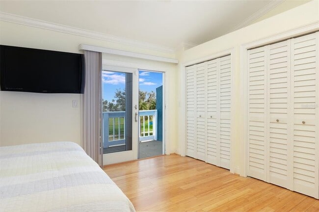 Building Photo - 11820 Capri Cir S